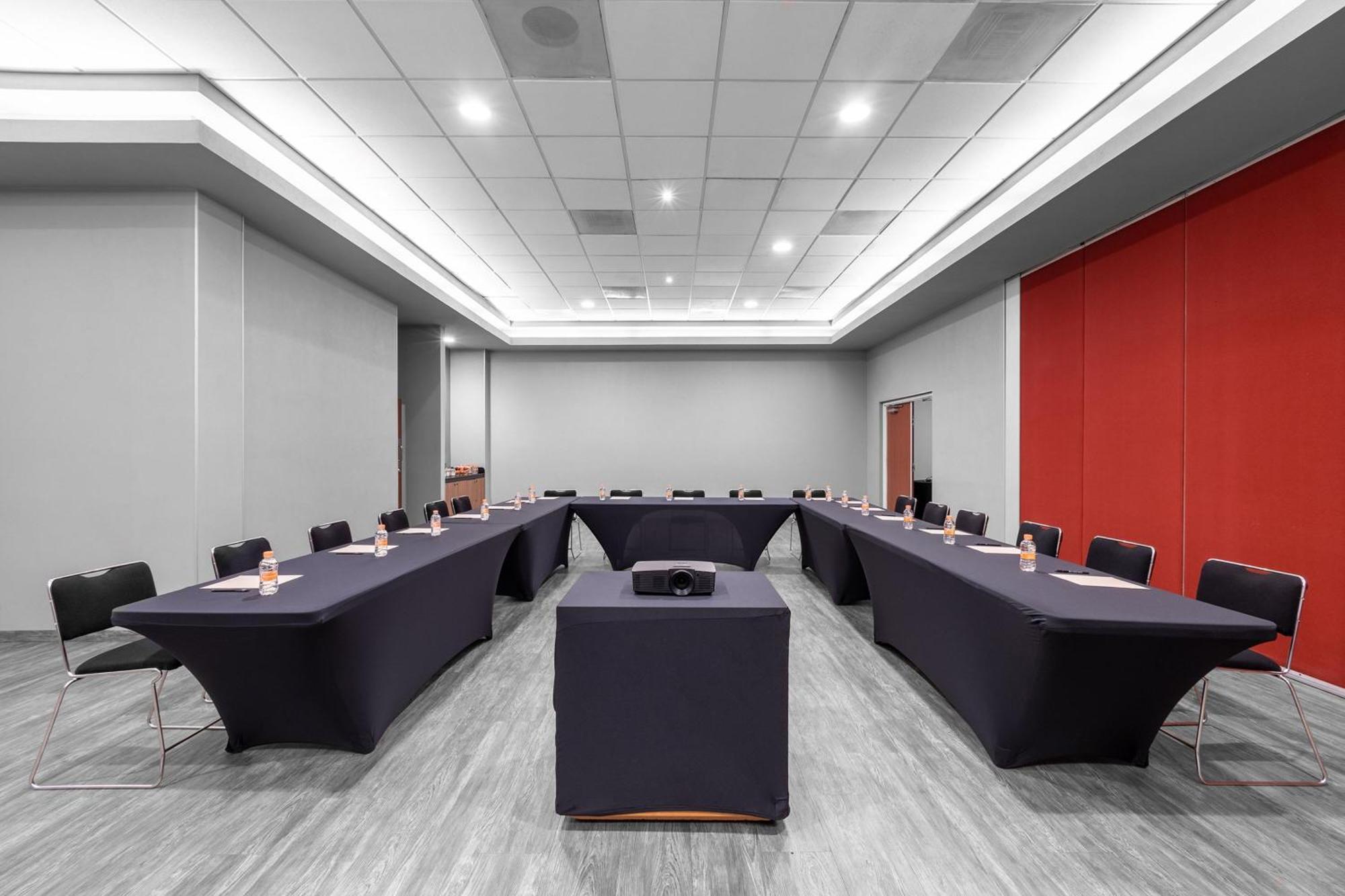 City Express Plus By Marriott Guadalajara Expo Zapopan Exterior photo