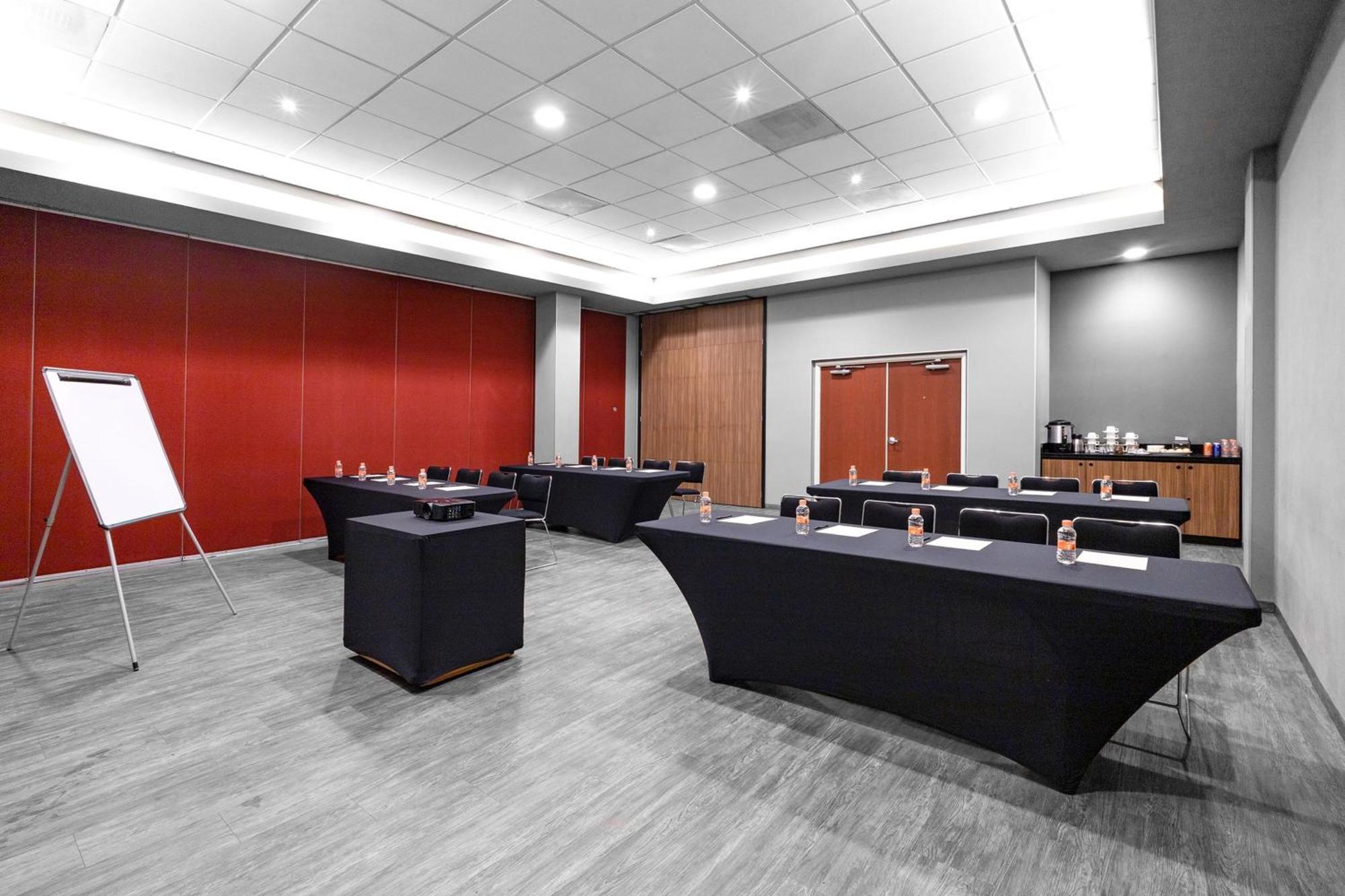 City Express Plus By Marriott Guadalajara Expo Zapopan Exterior photo